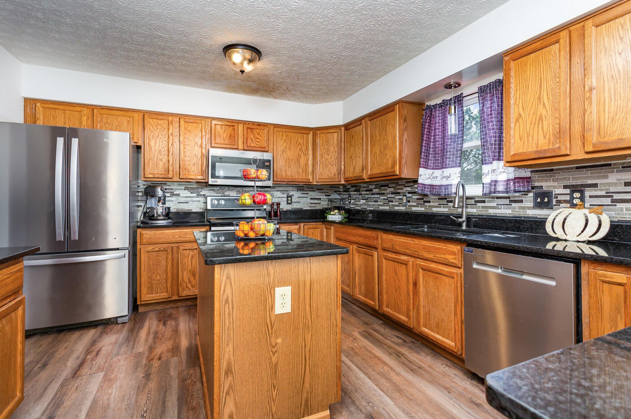 4315 Knoll Crest Drive, Grove City