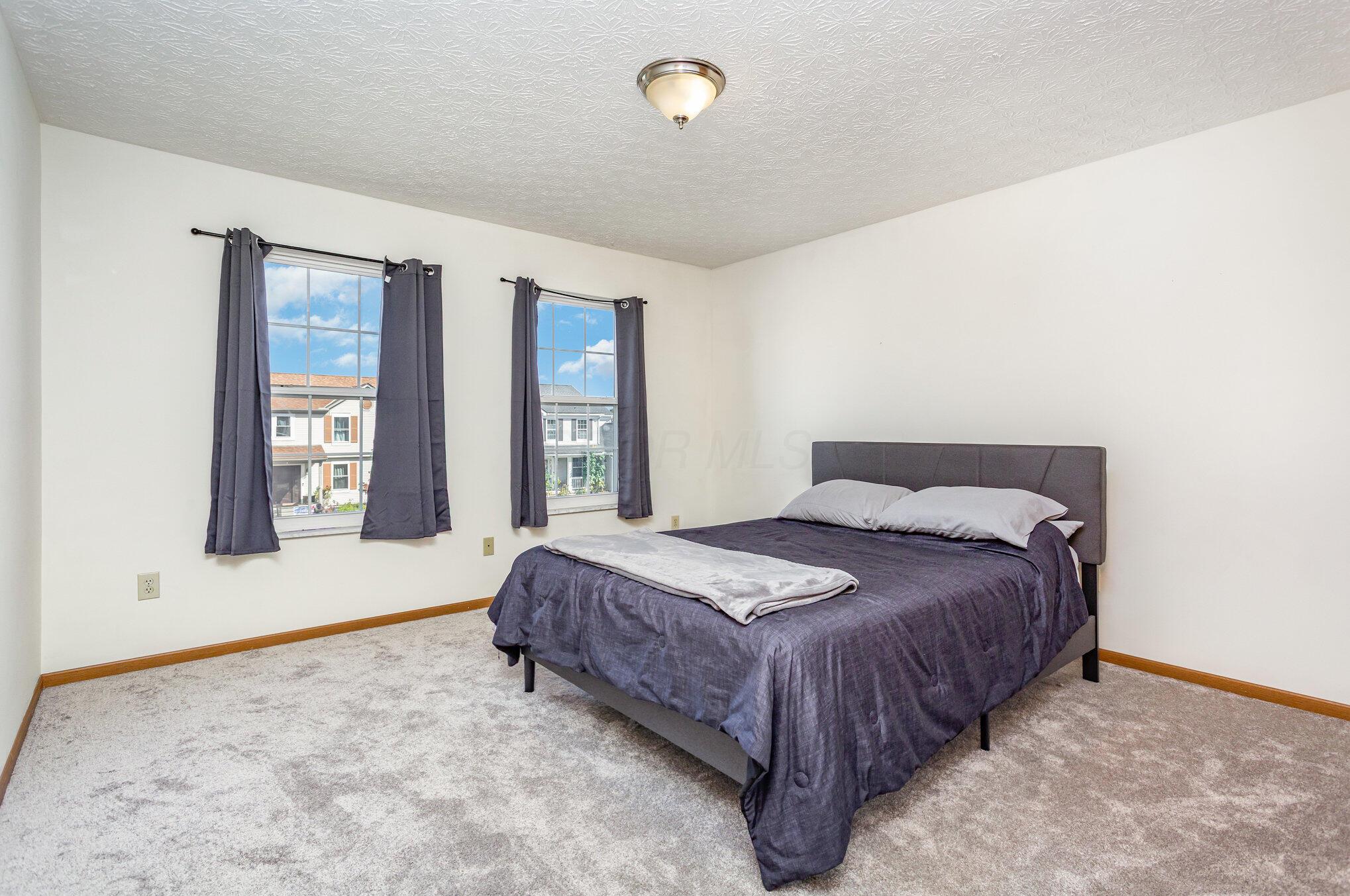 4315 Knoll Crest Drive, Grove City