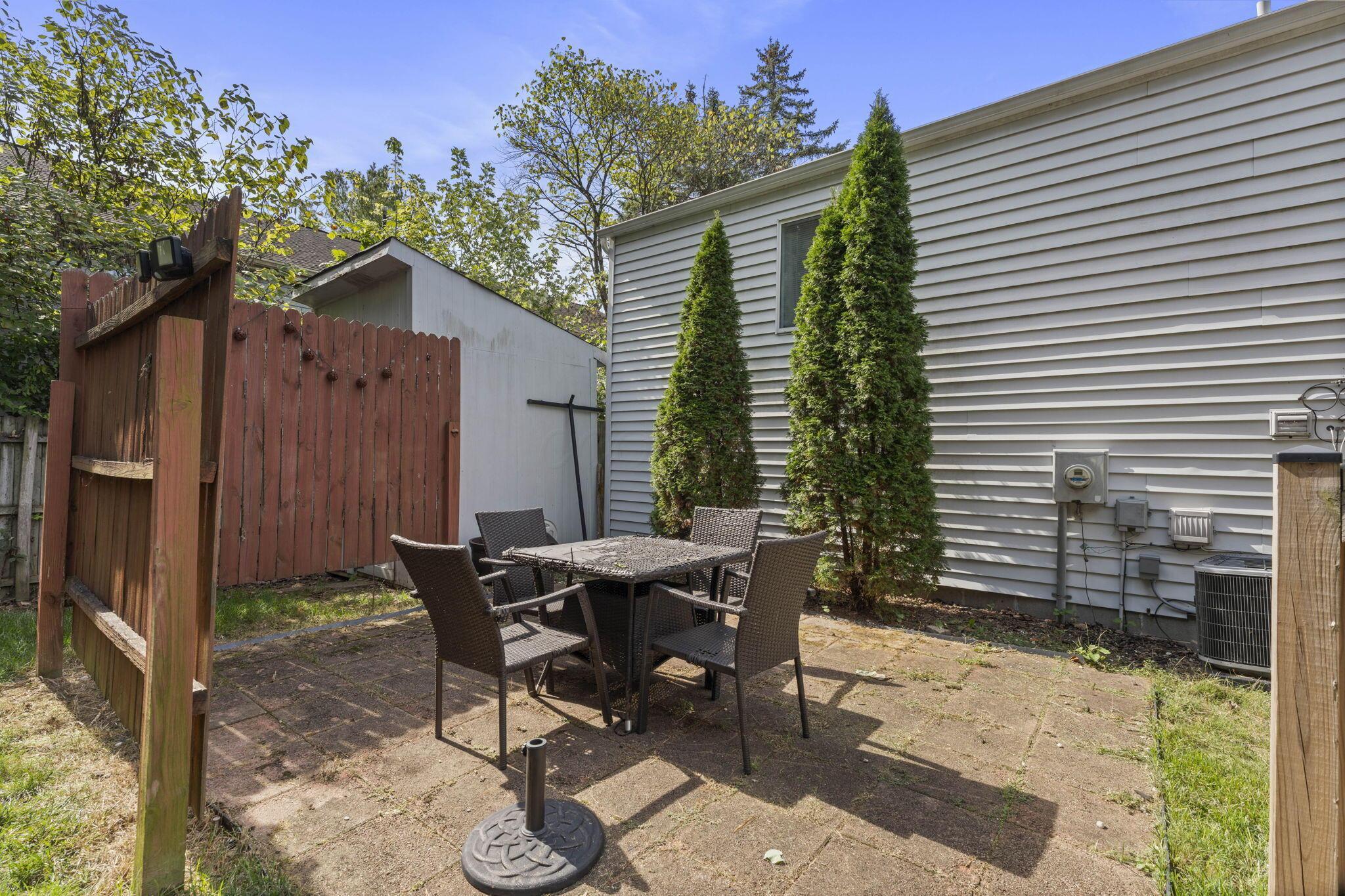 4960 Honeysuckle Boulevard