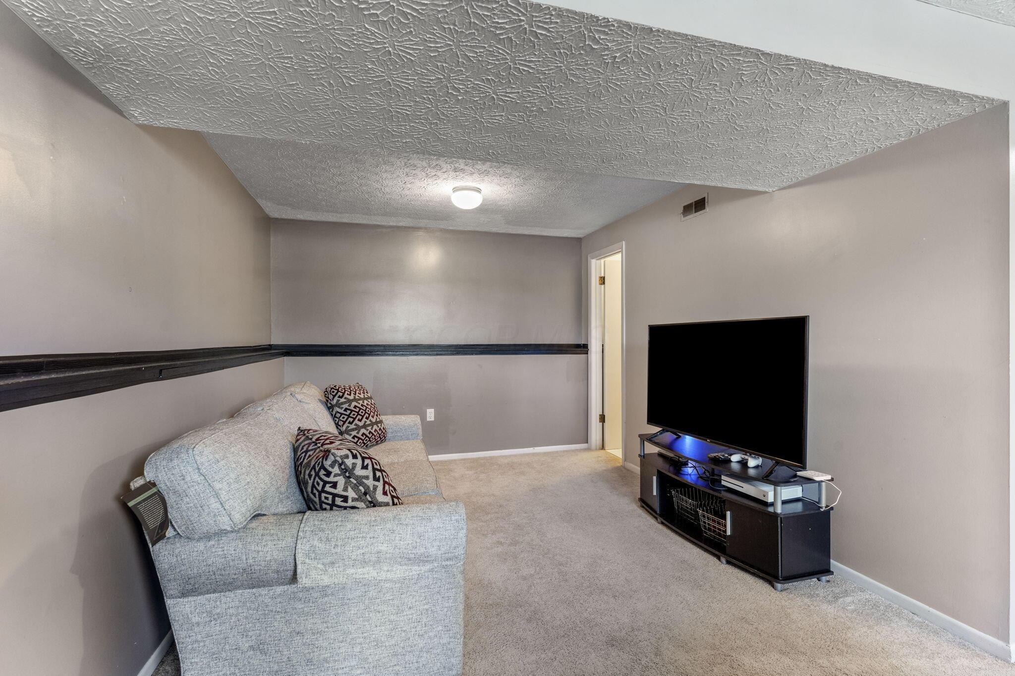 4960 Honeysuckle Boulevard