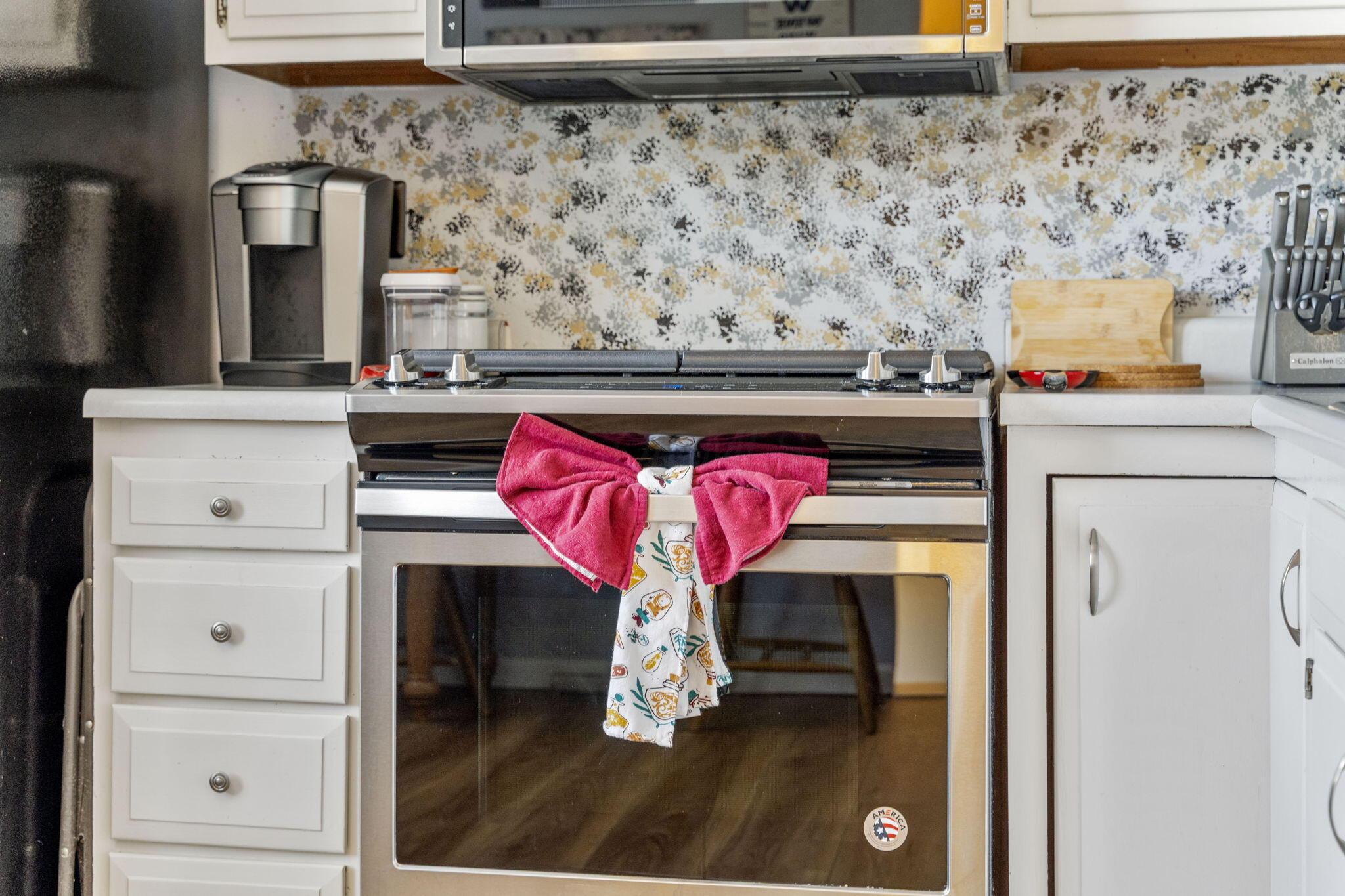 4960 Honeysuckle Boulevard