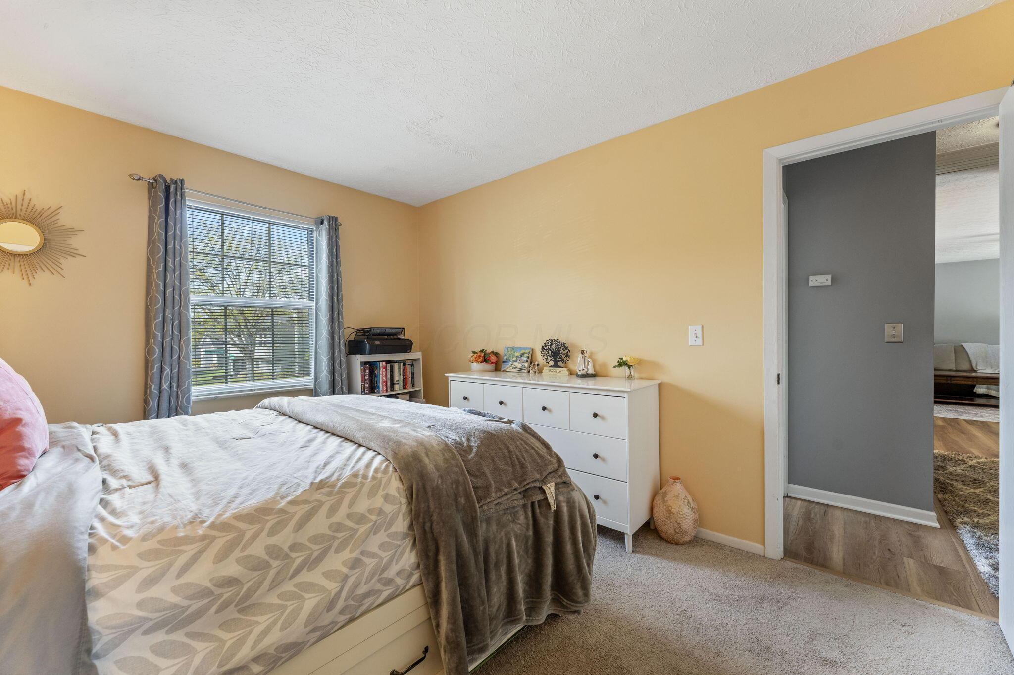 4960 Honeysuckle Boulevard