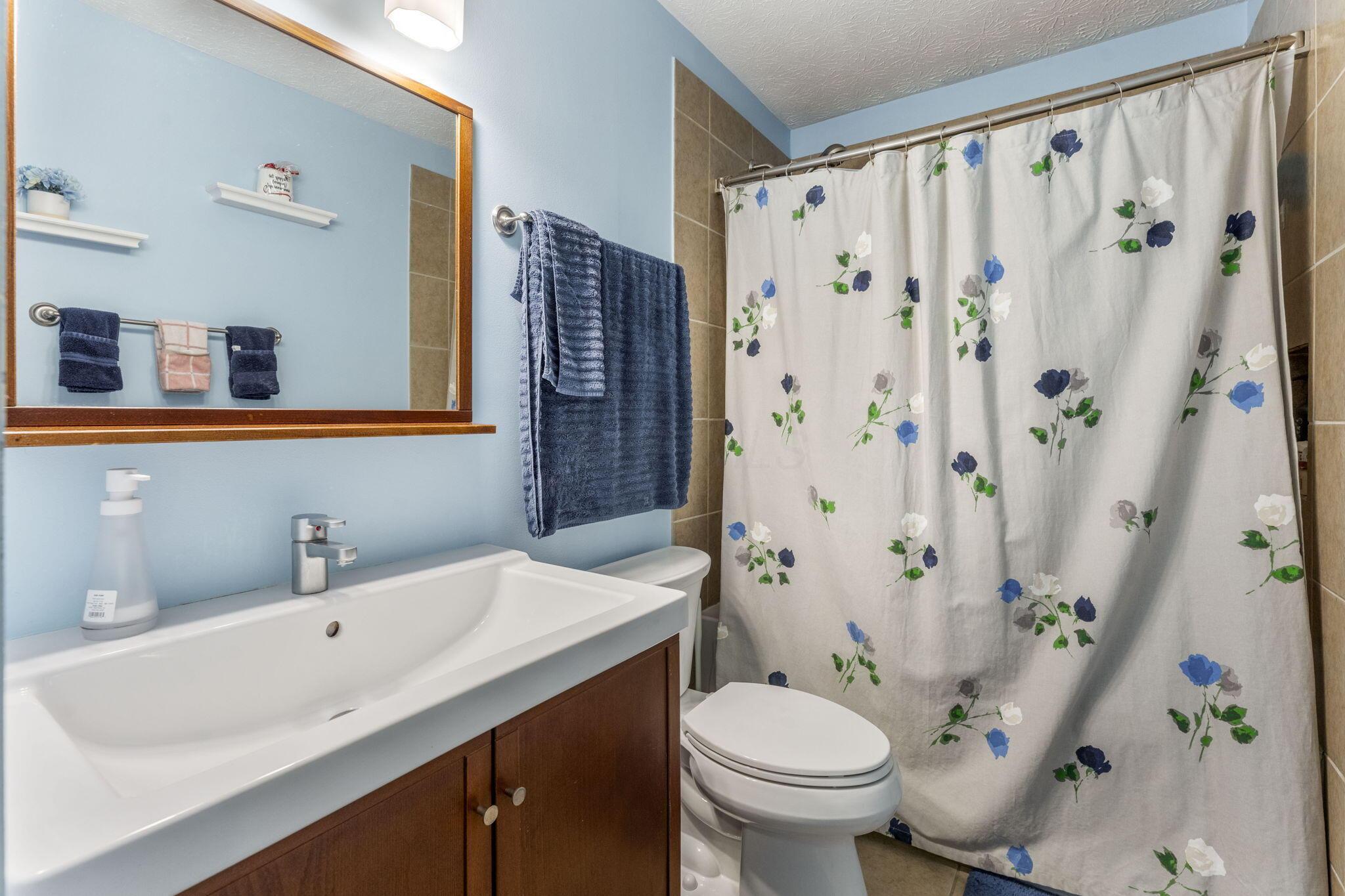 4960 Honeysuckle Boulevard