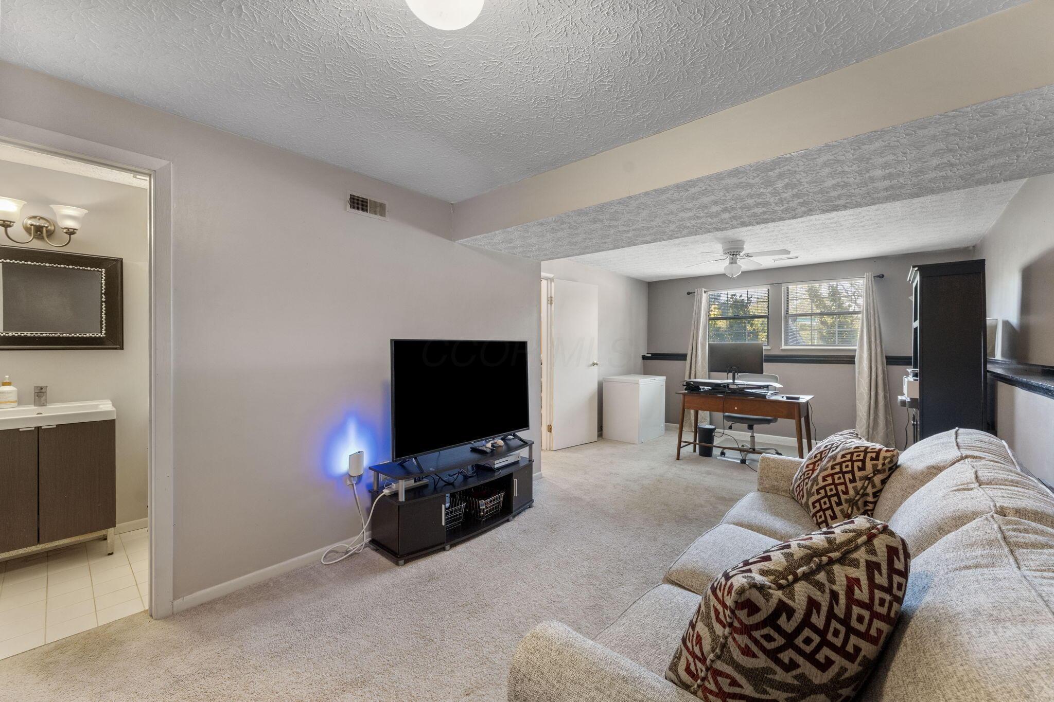 4960 Honeysuckle Boulevard