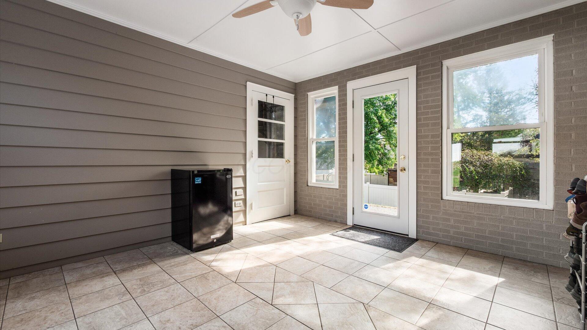 2728 W Ridgewood Circle