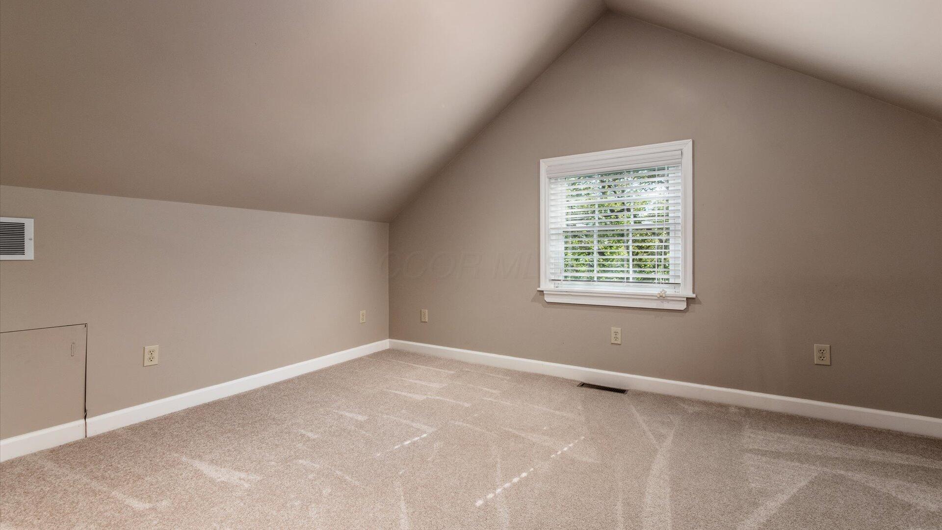 2728 W Ridgewood Circle