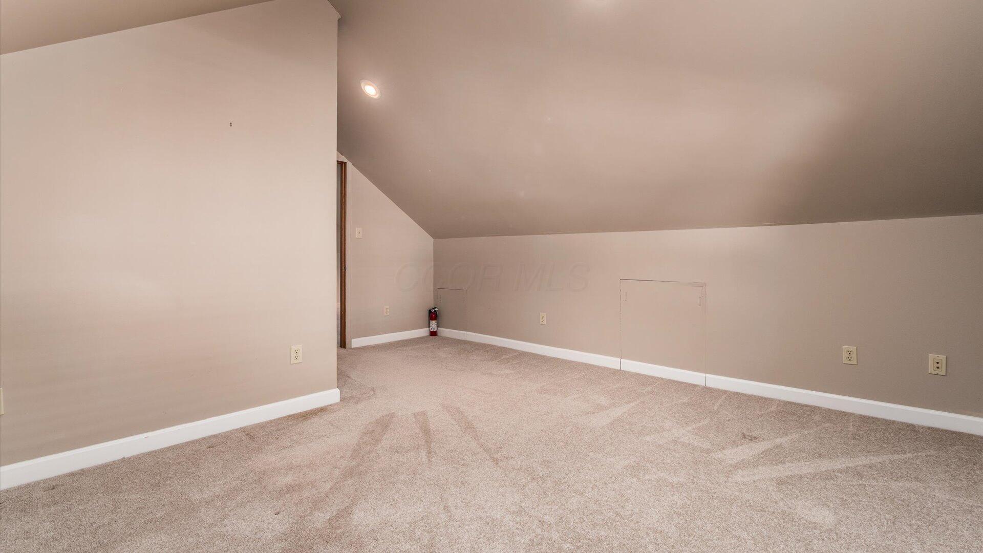 2728 W Ridgewood Circle