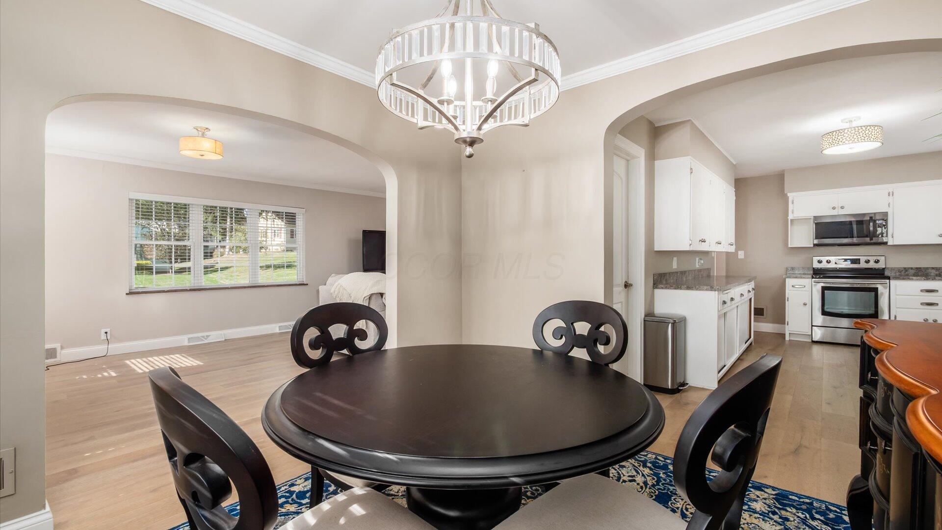 2728 W Ridgewood Circle