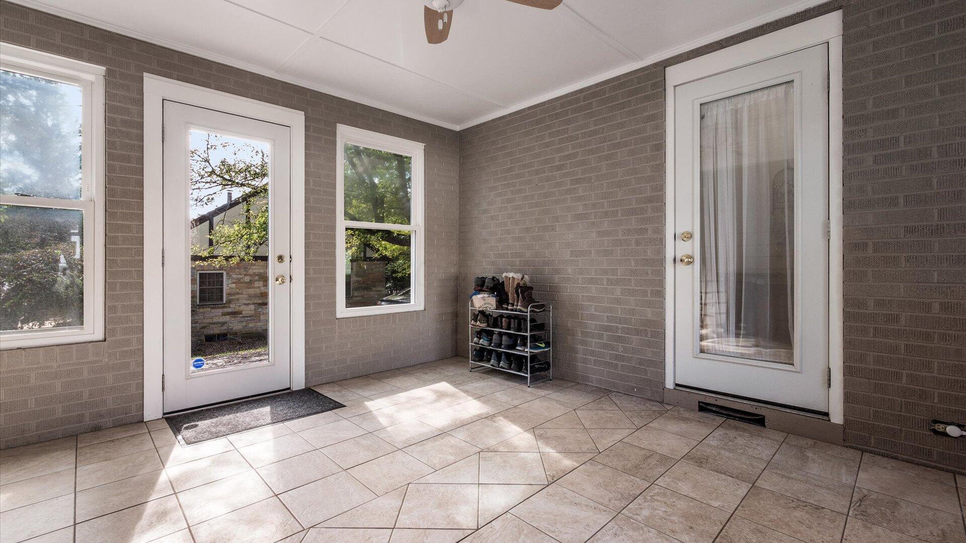 2728 W Ridgewood Circle