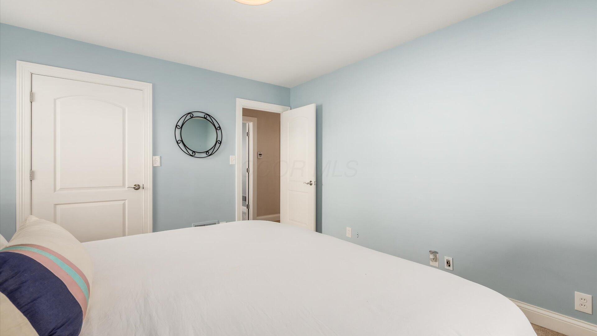 2728 W Ridgewood Circle