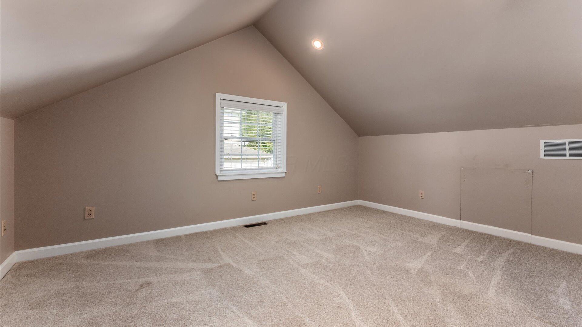 2728 W Ridgewood Circle