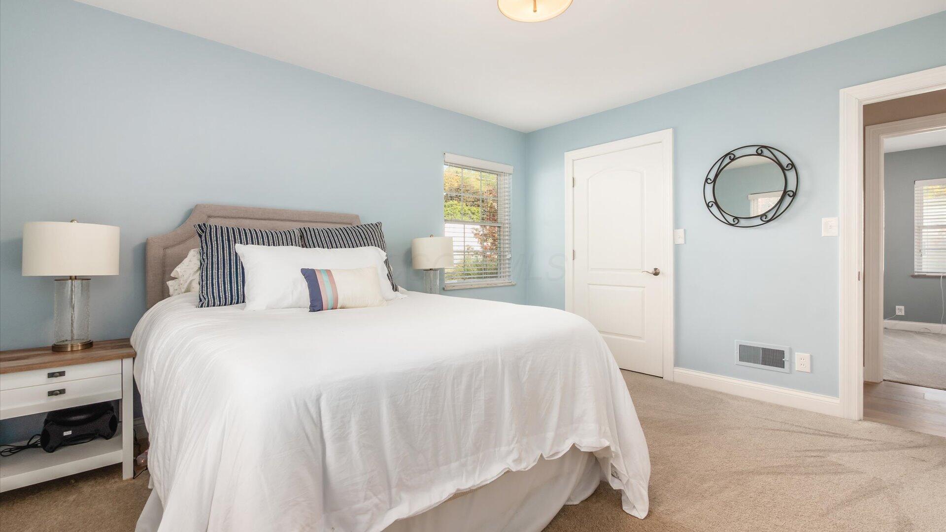 2728 W Ridgewood Circle