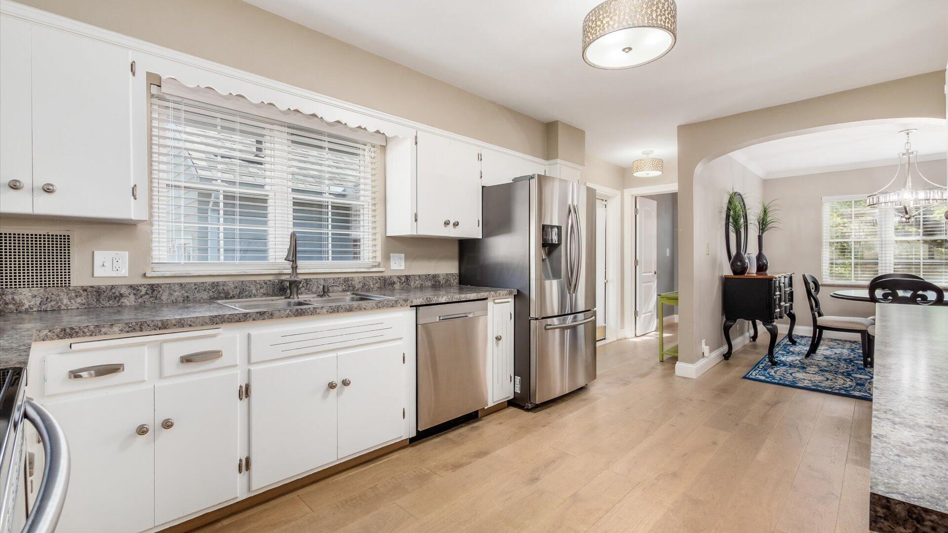 2728 W Ridgewood Circle