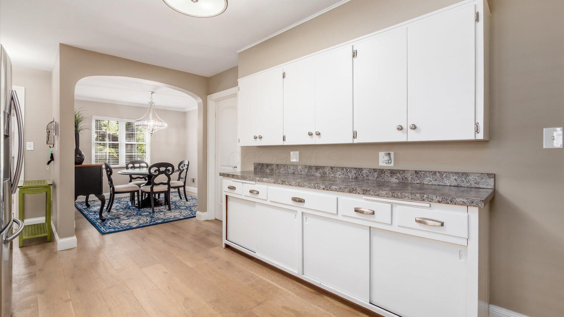 2728 W Ridgewood Circle