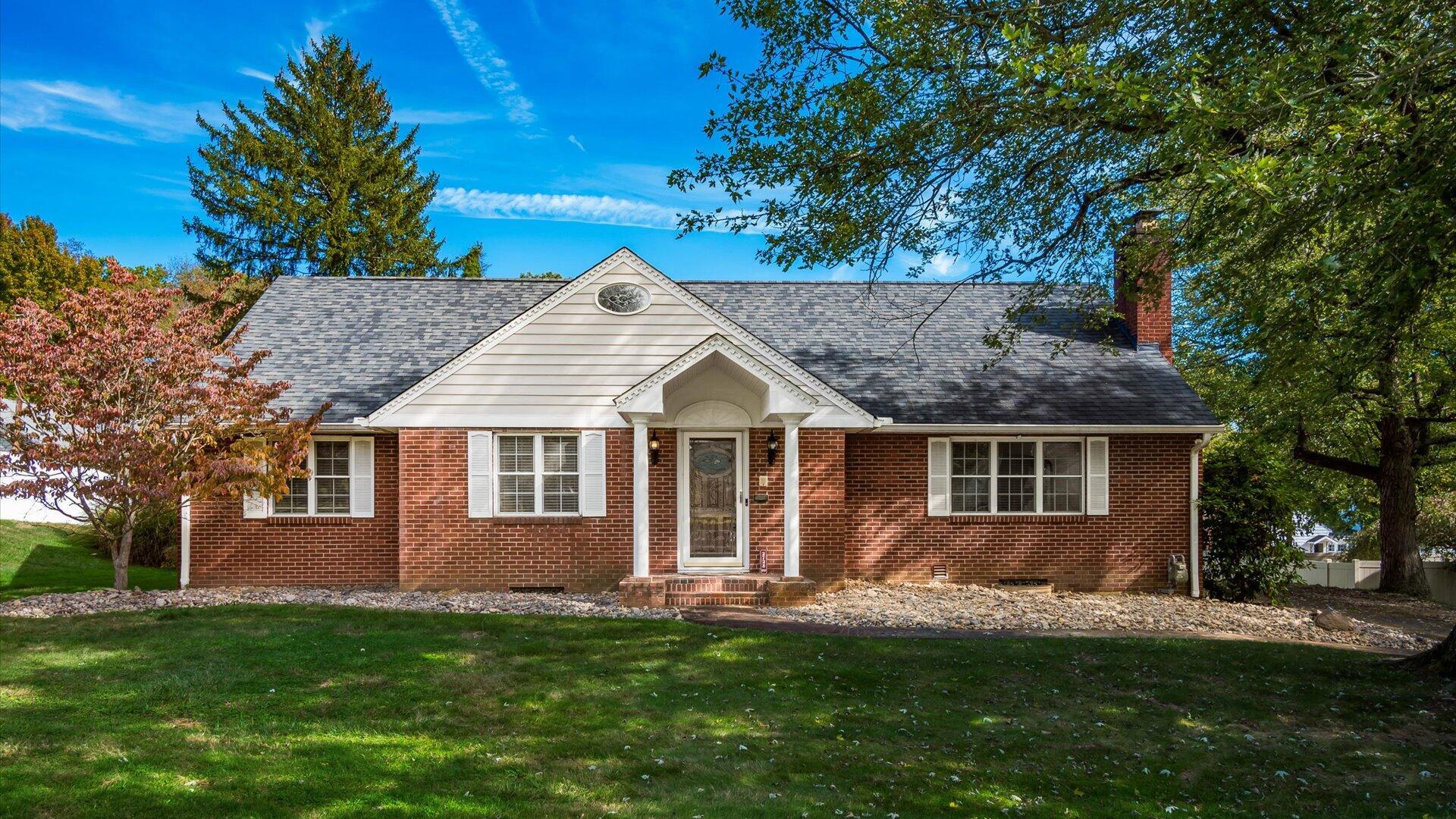 2728 W Ridgewood Circle