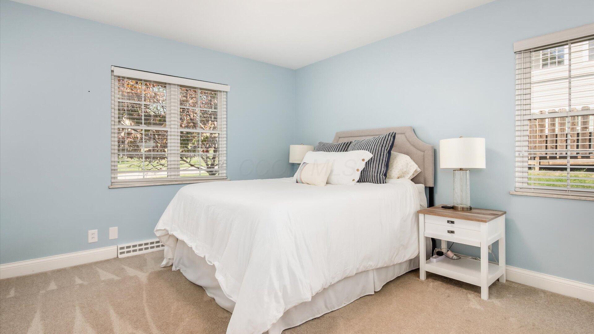 2728 W Ridgewood Circle