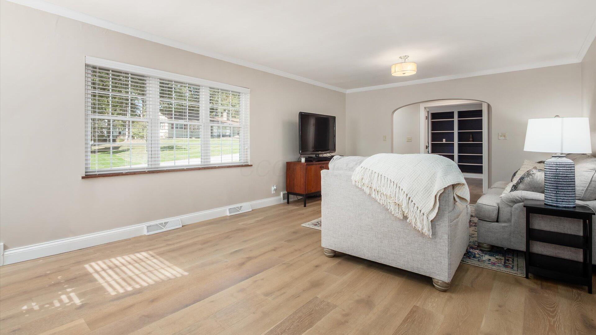 2728 W Ridgewood Circle