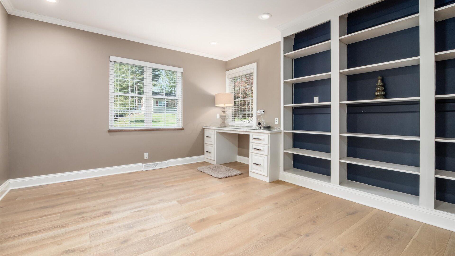 2728 W Ridgewood Circle