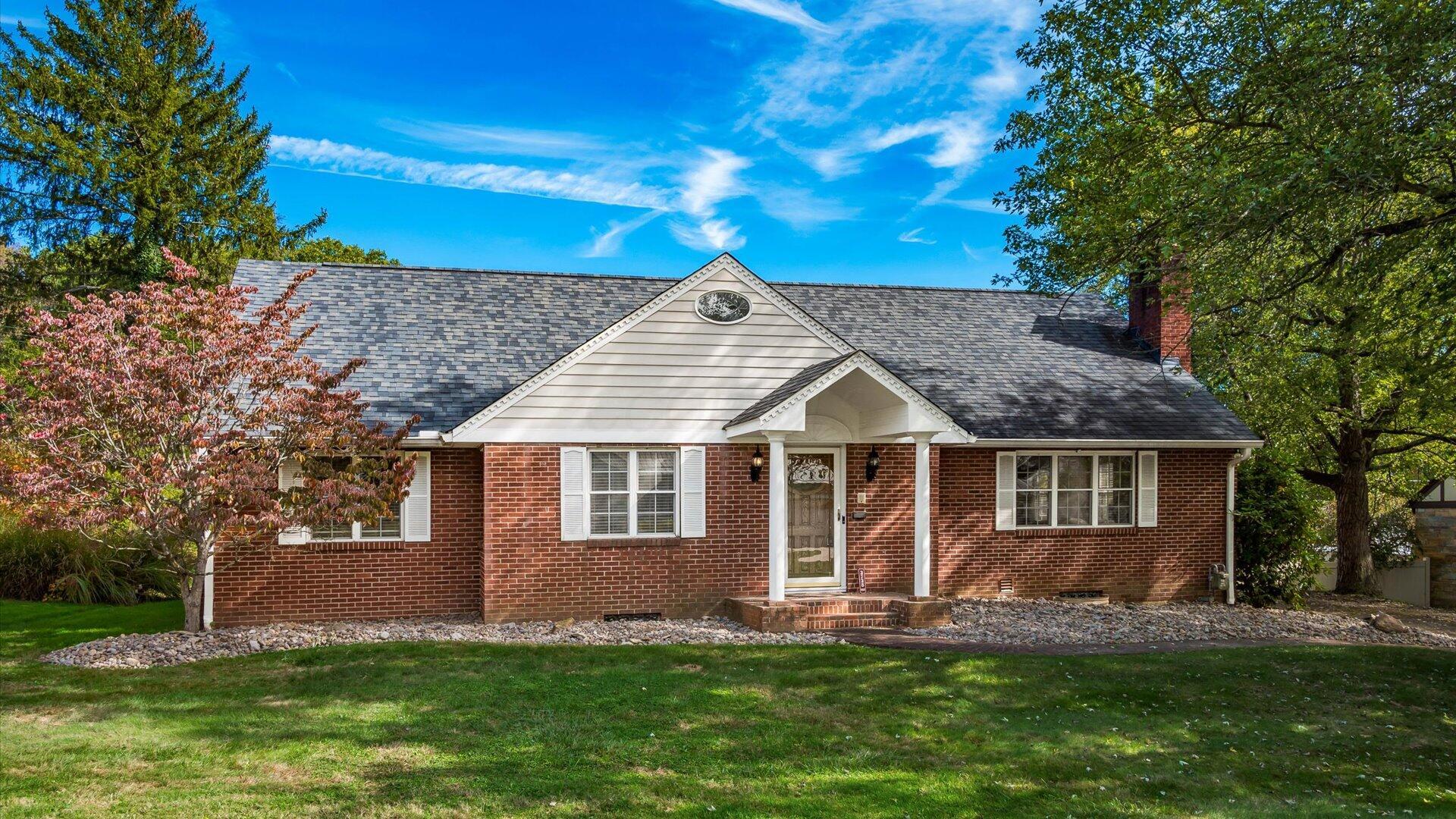 2728 W Ridgewood Circle