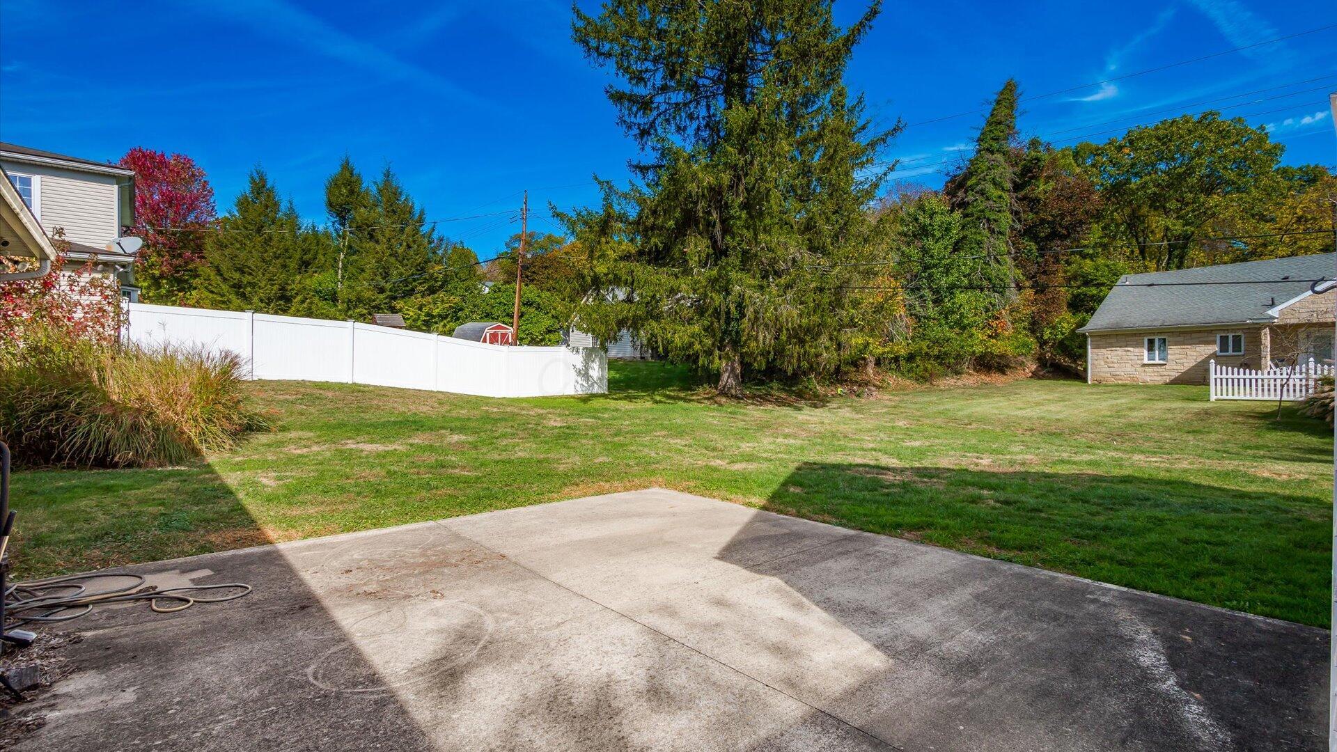 2728 W Ridgewood Circle