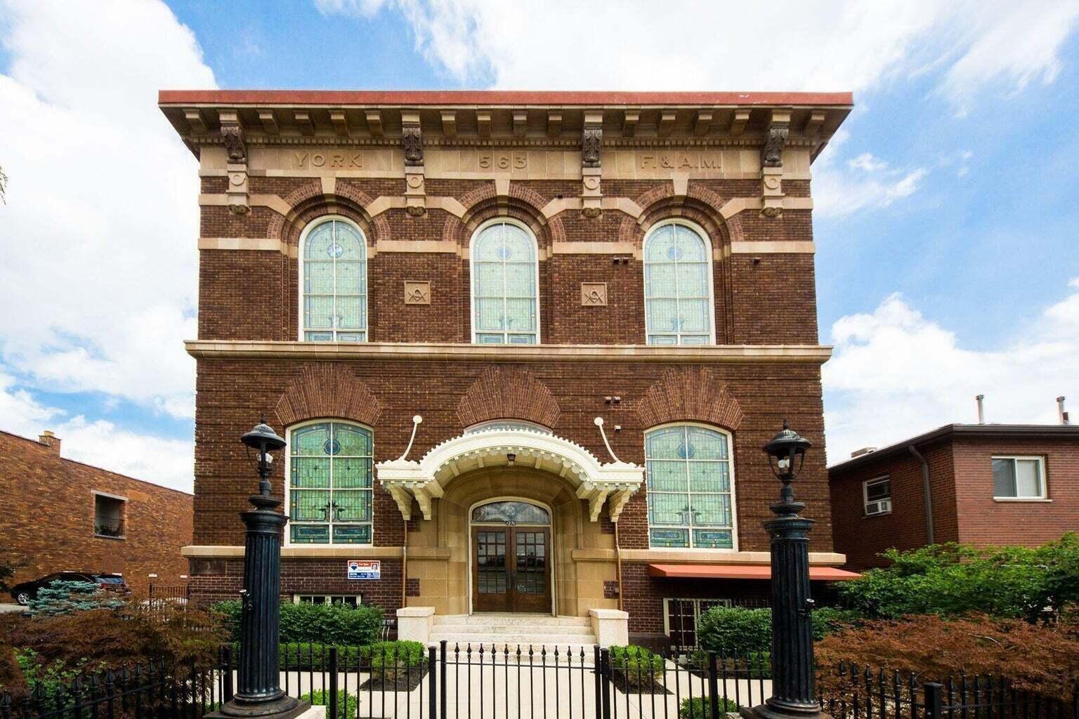 1276 N High Street, 206