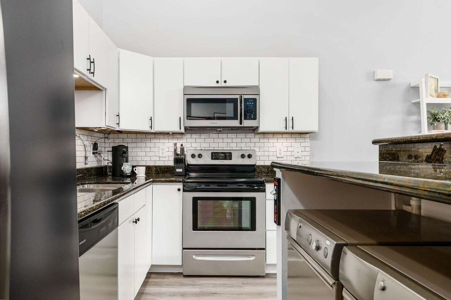 1276 N High Street, 206