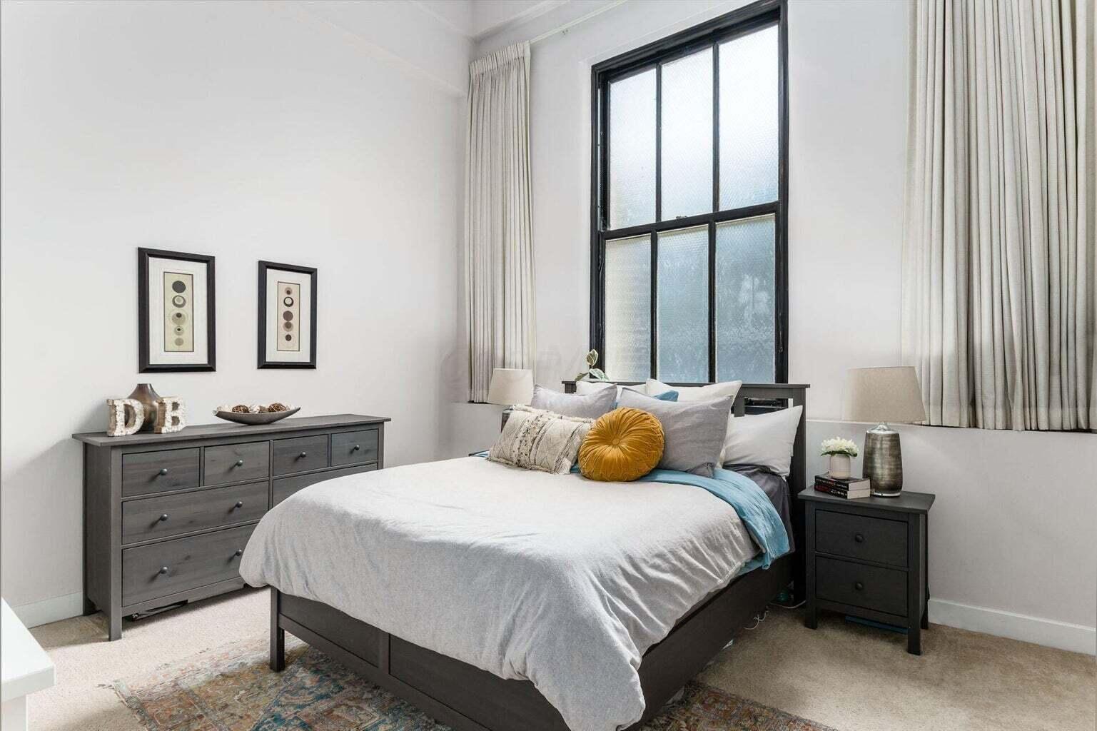 1276 N High Street, 206