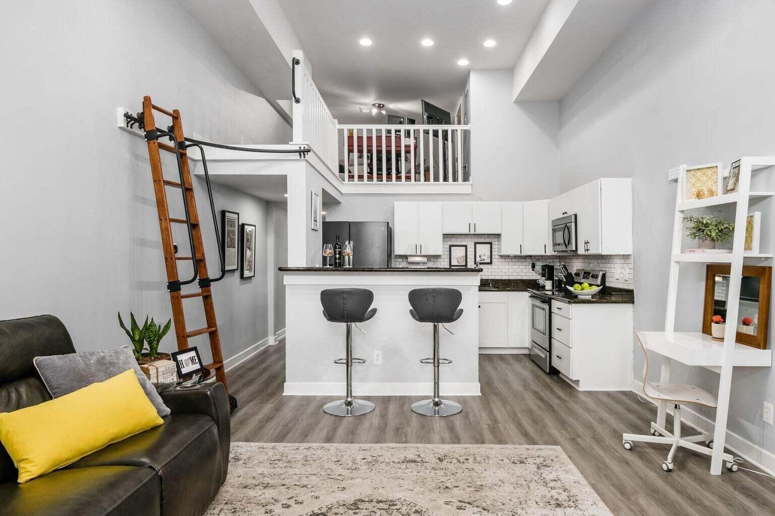 1276 N High Street, 206