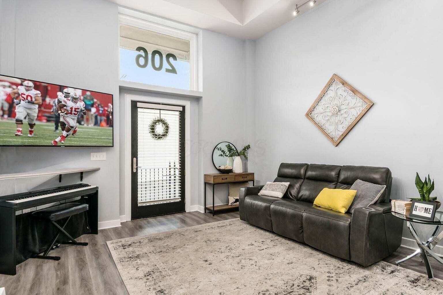 1276 N High Street, 206