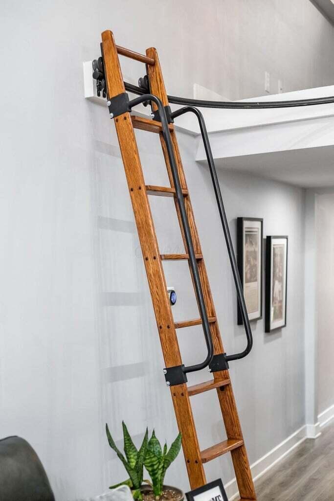 1276 N High Street, 206