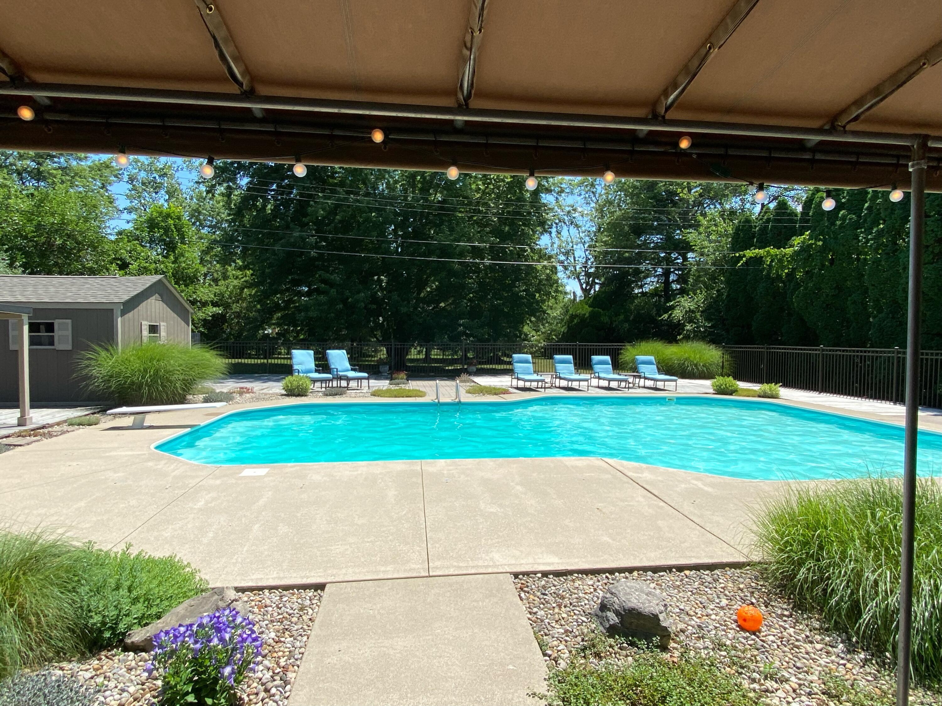 4994 Henderson Heights Road