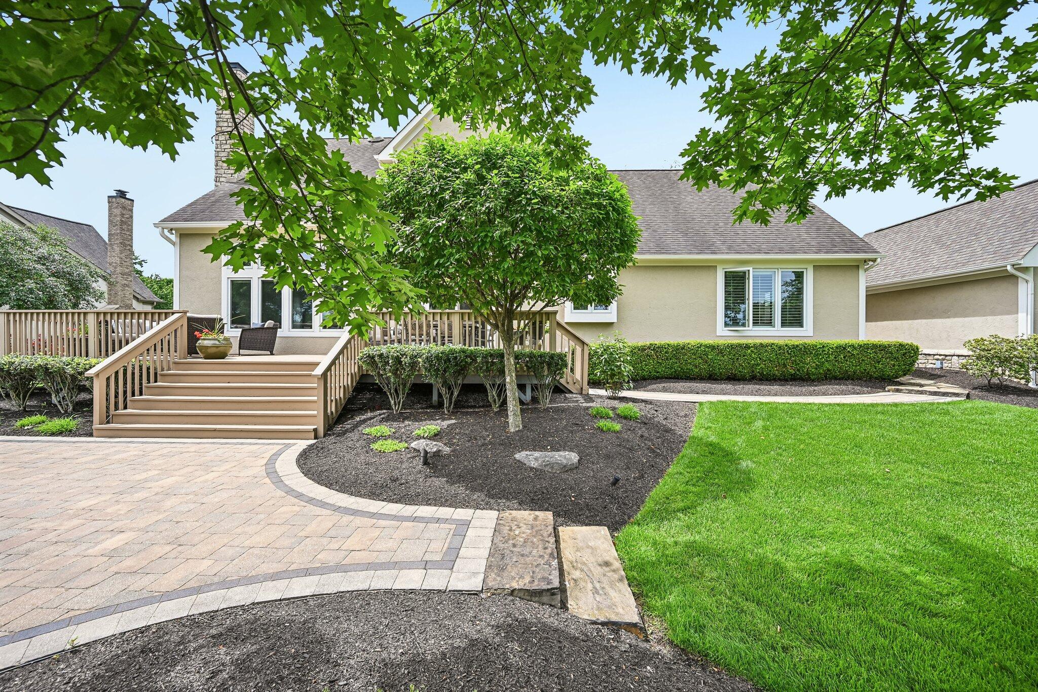 5751 Medallion Drive E