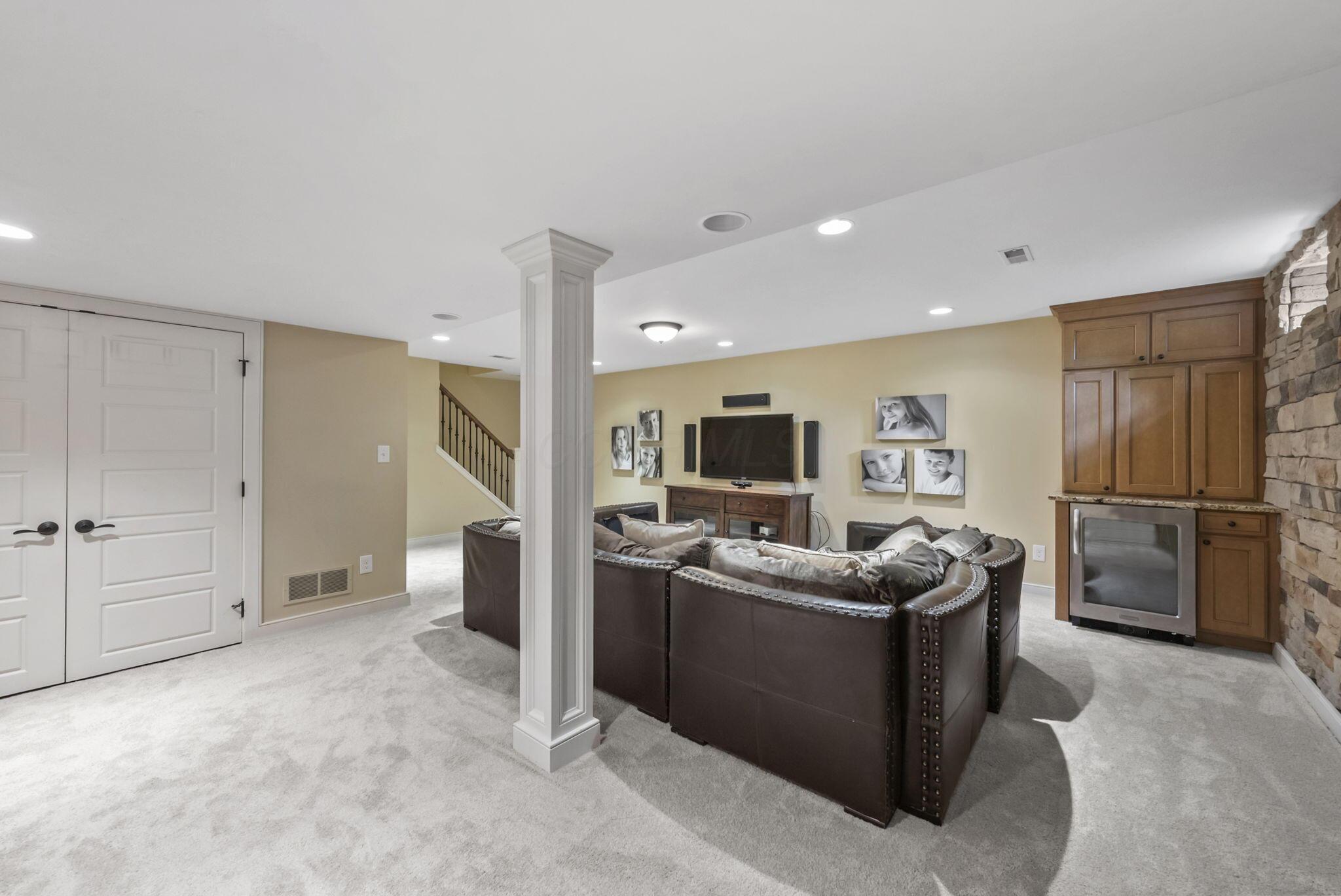 447 Ridge View Place
