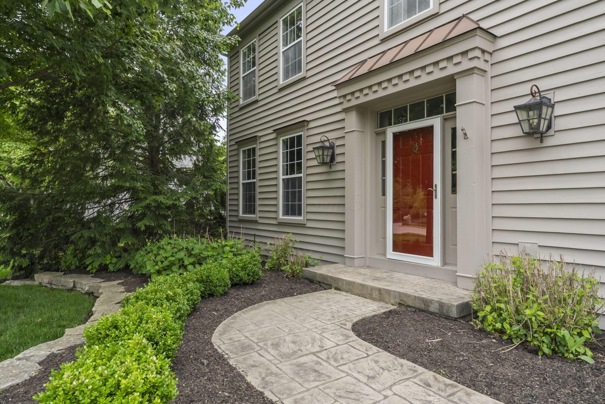 447 Ridge View Place