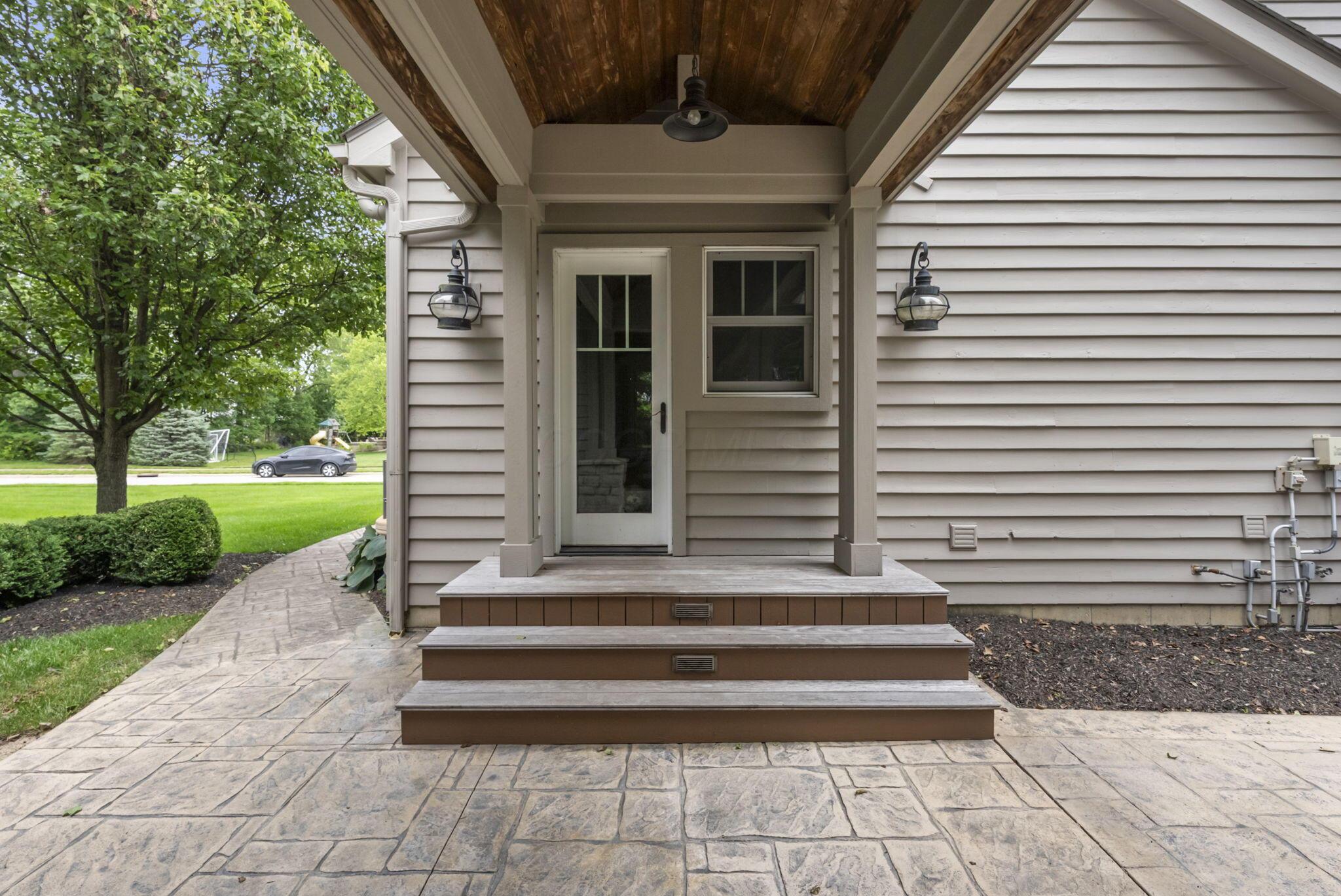 447 Ridge View Place