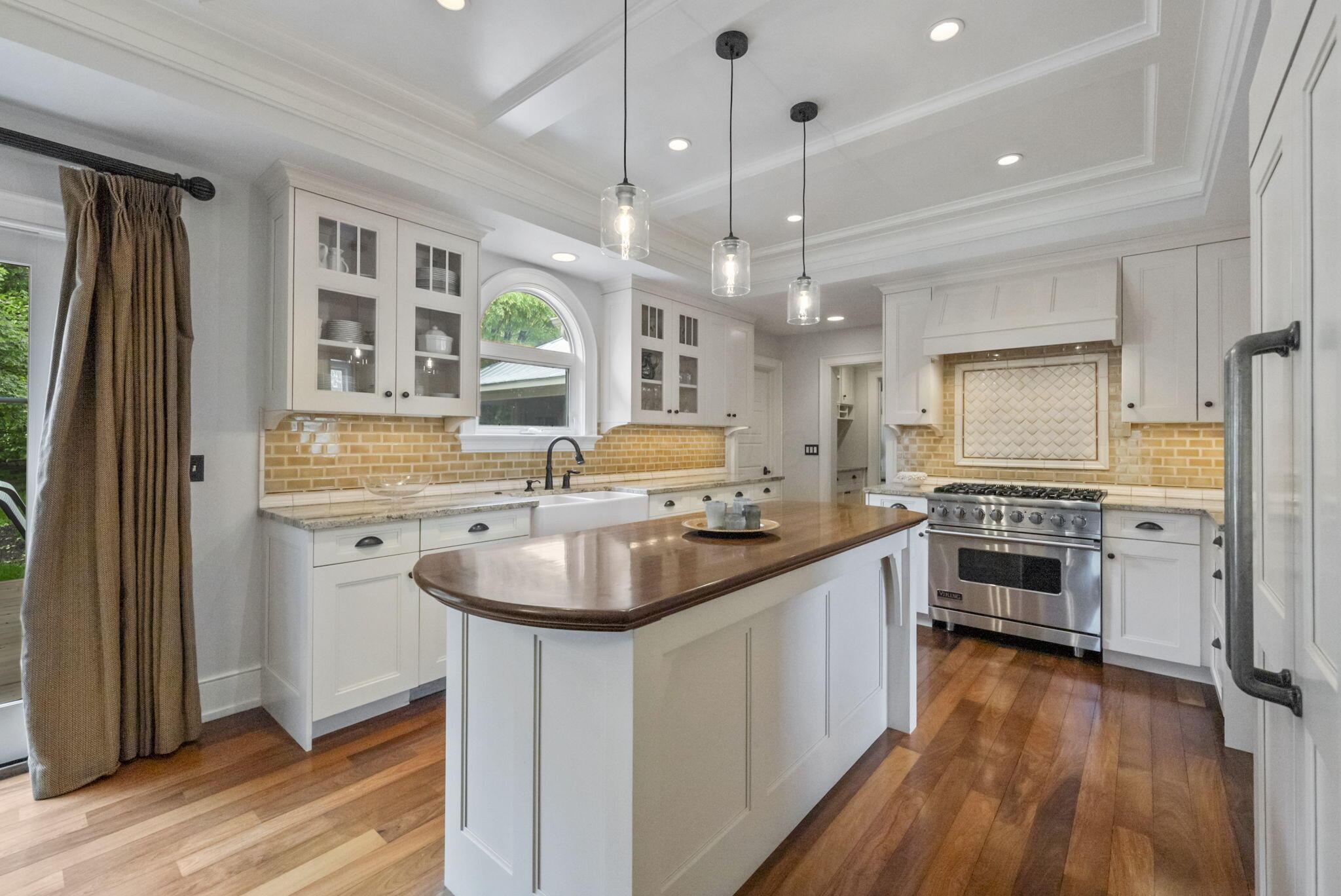 447 Ridge View Place