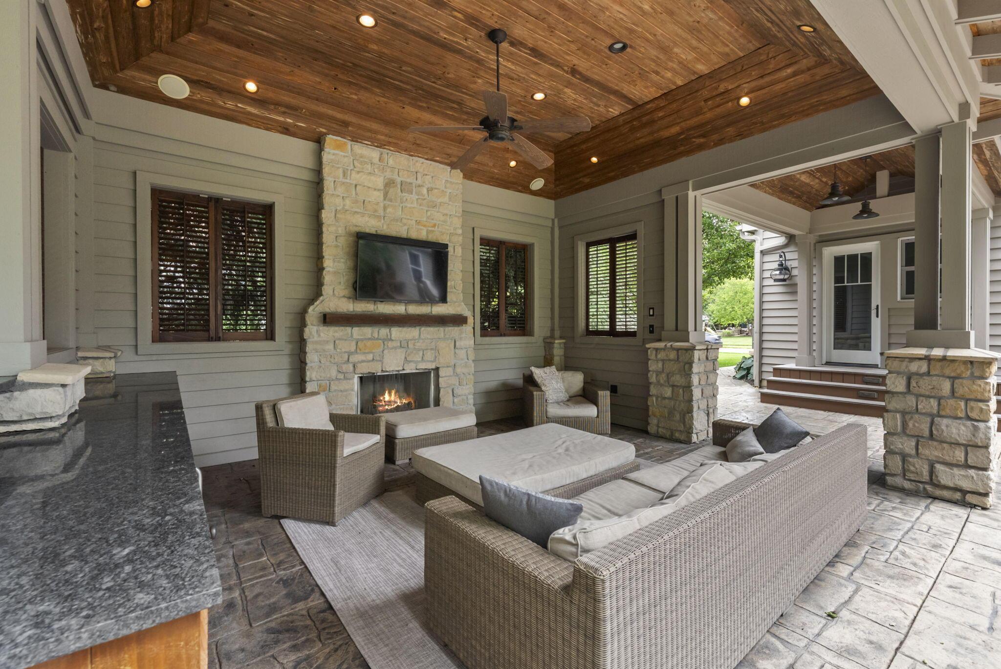 447 Ridge View Place