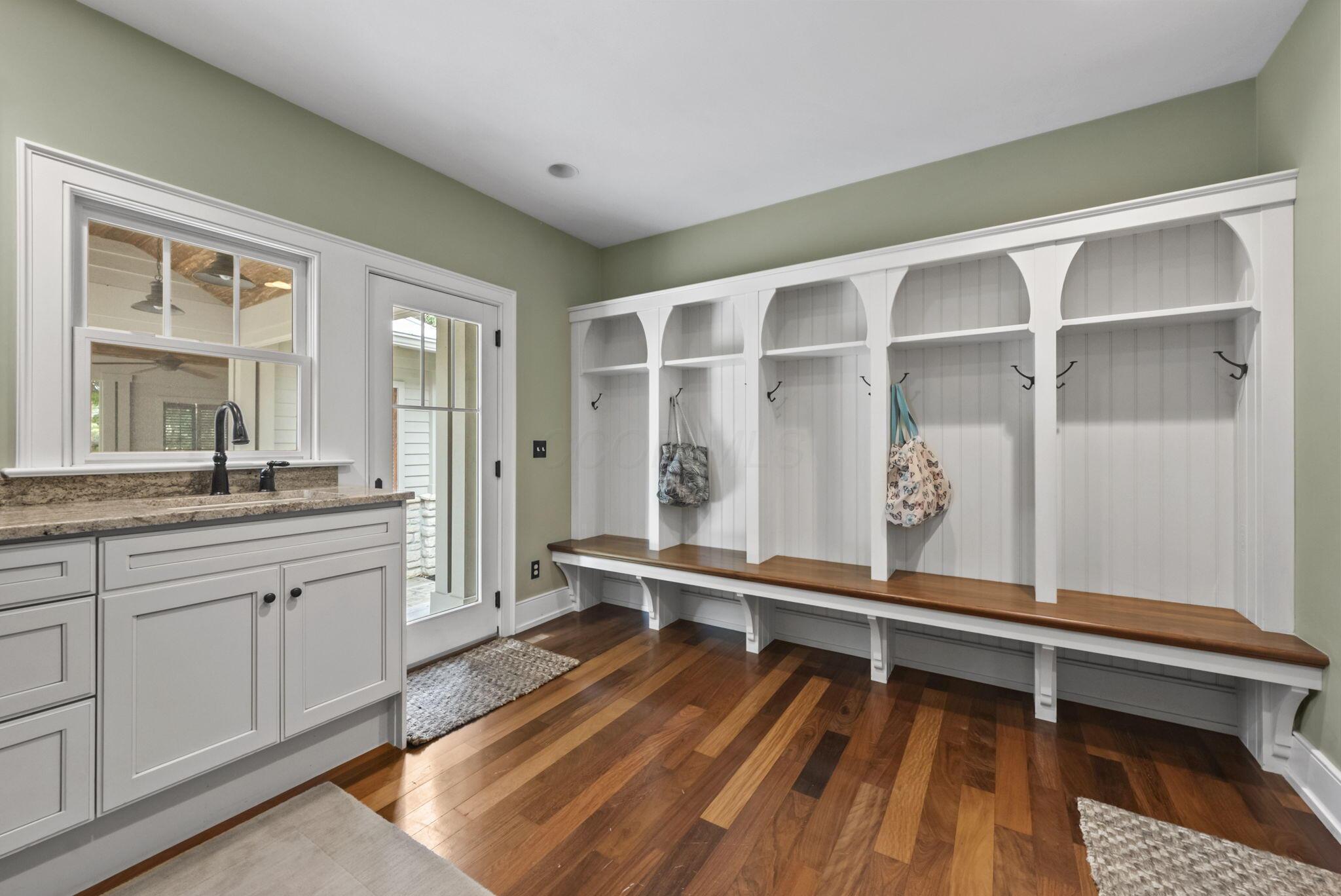 447 Ridge View Place