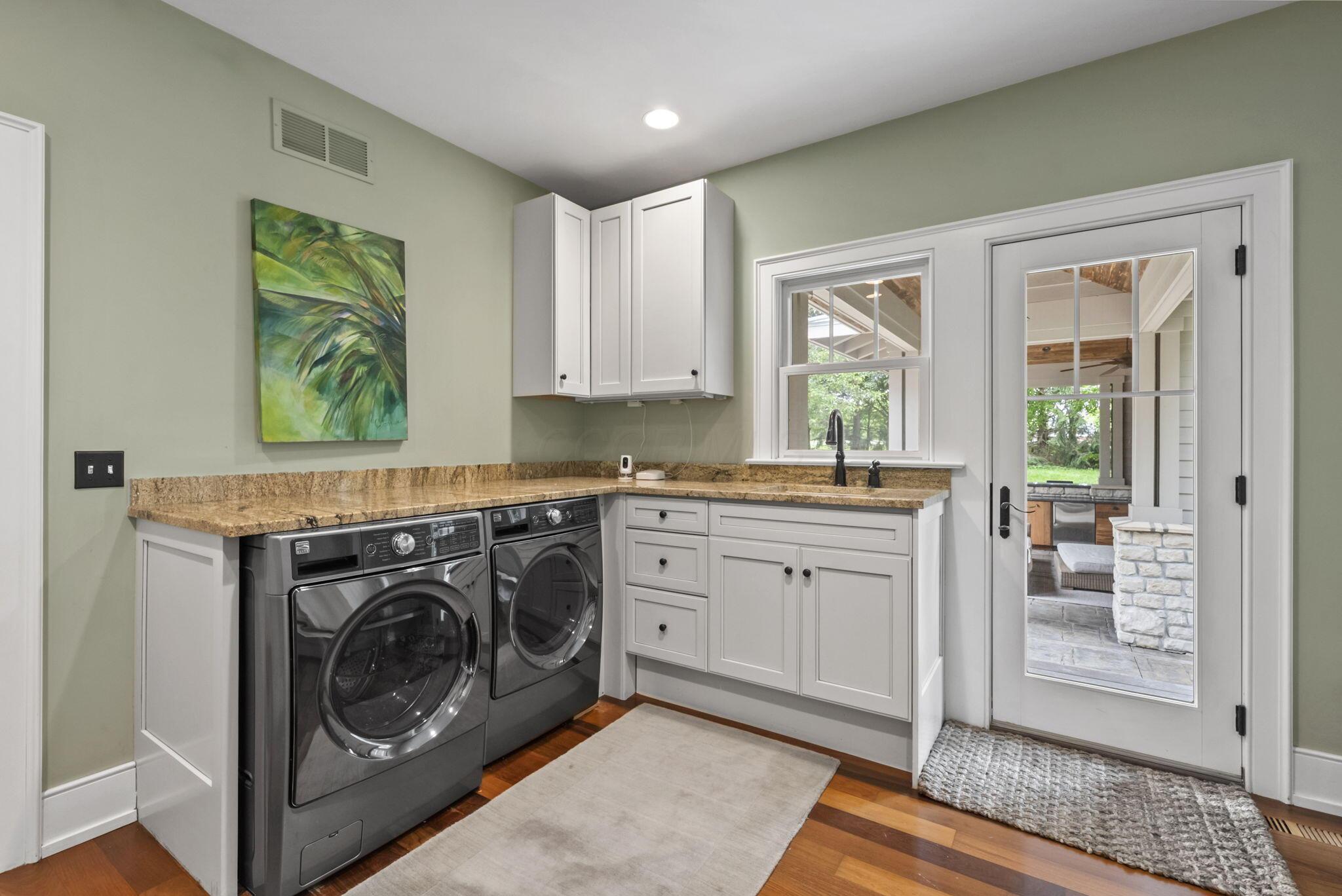 447 Ridge View Place