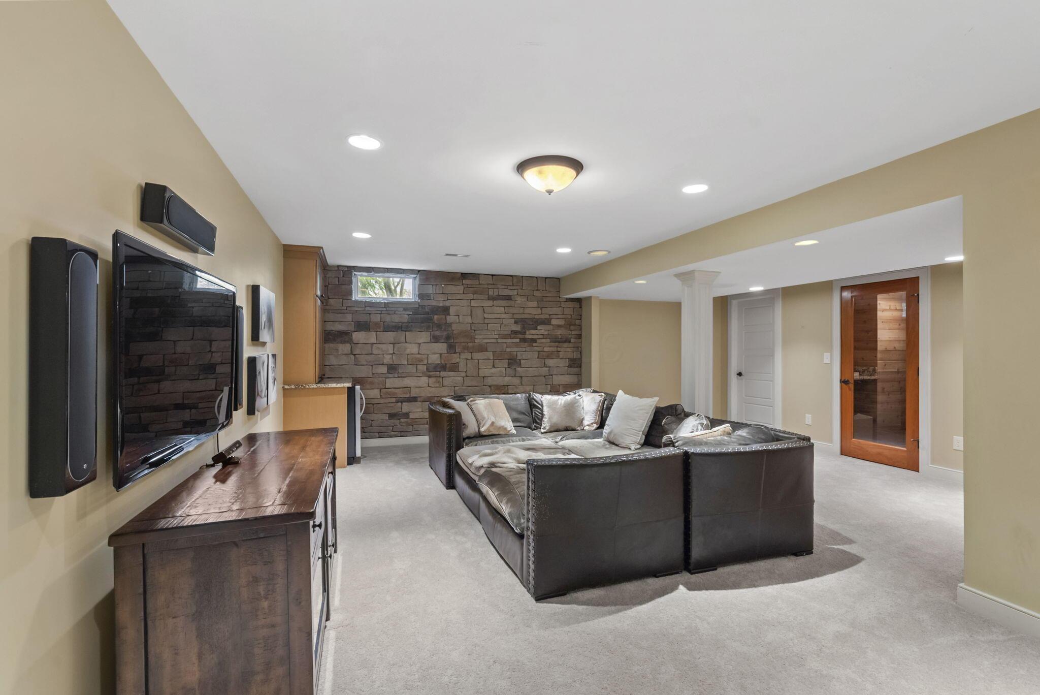 447 Ridge View Place