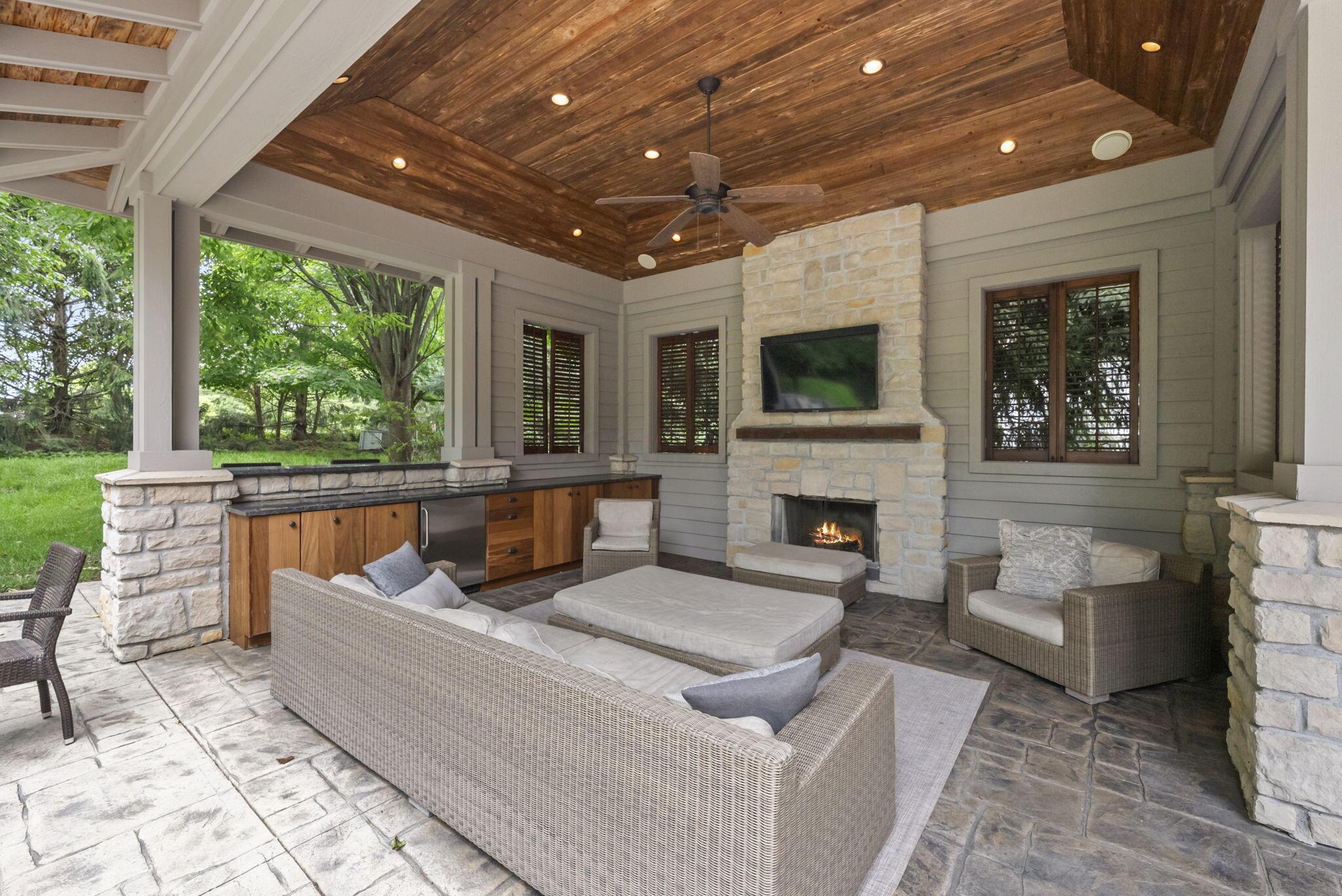 447 Ridge View Place