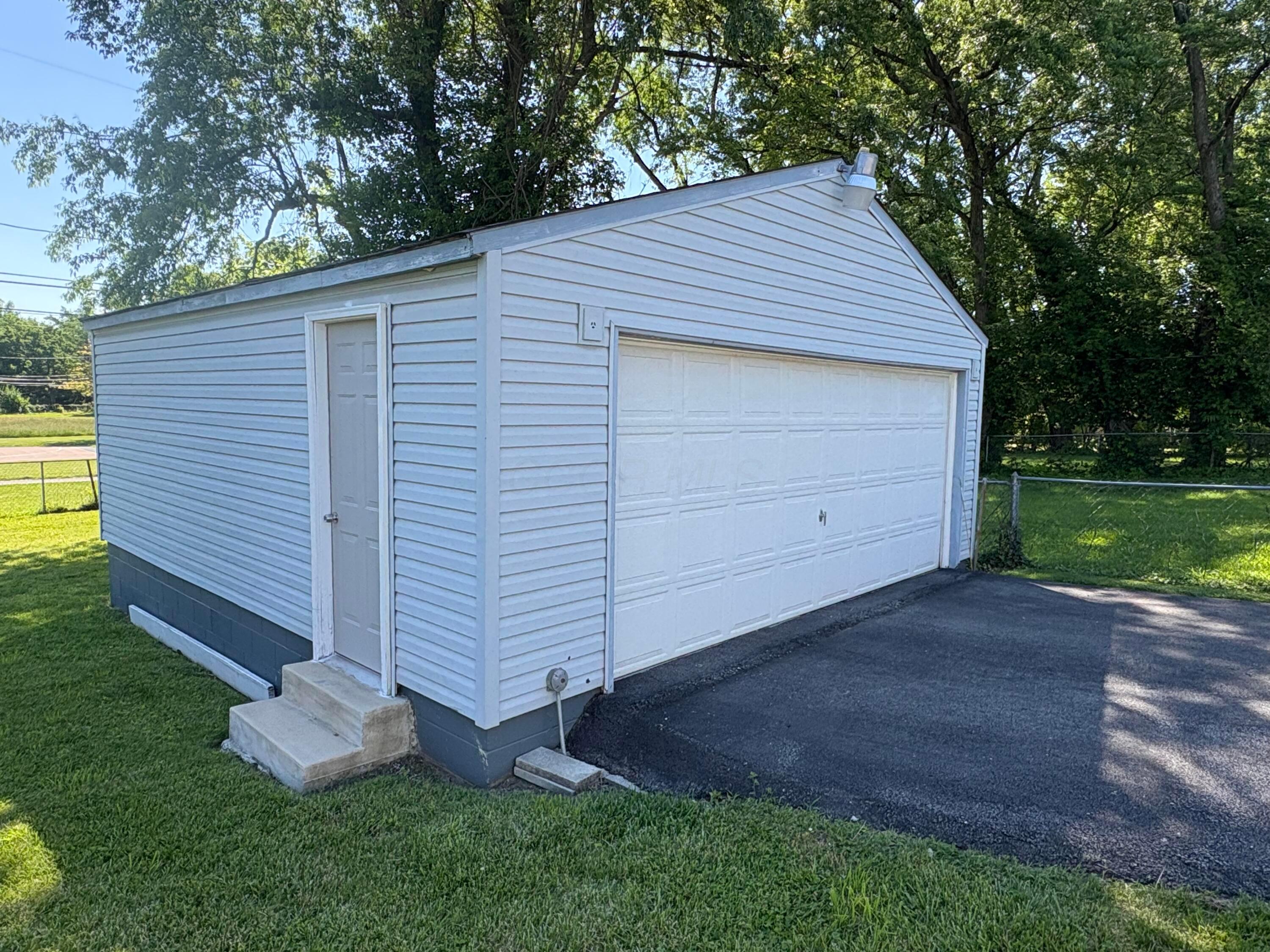2327 Argyle Drive