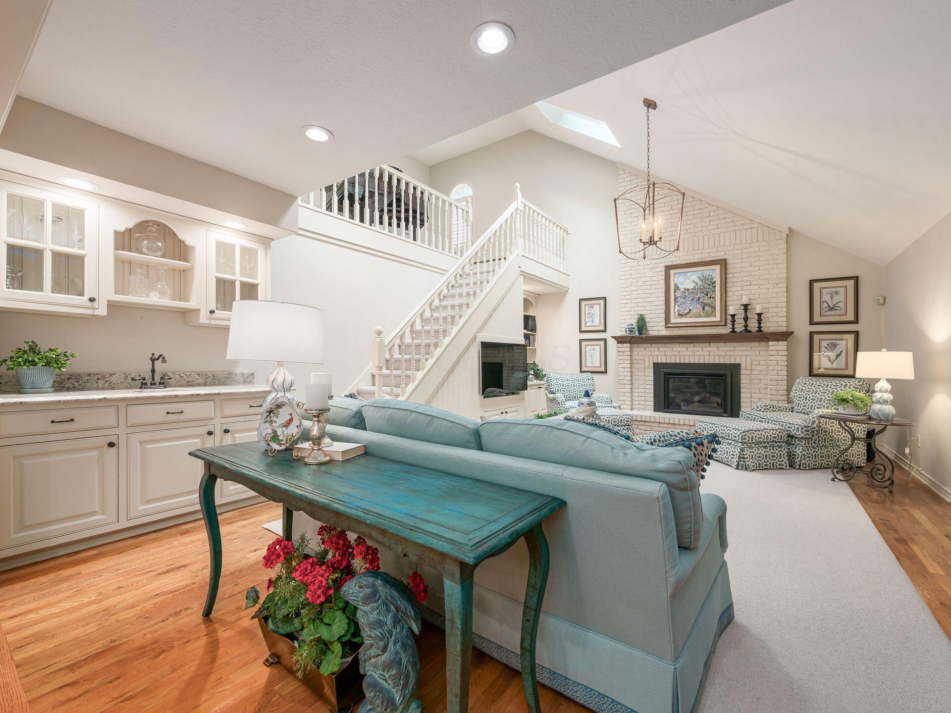7083 Oakstream Court