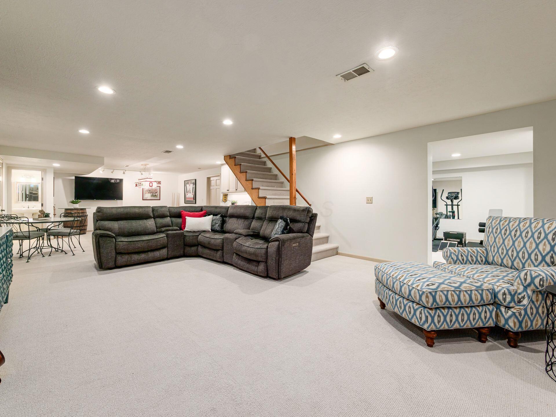 7083 Oakstream Court