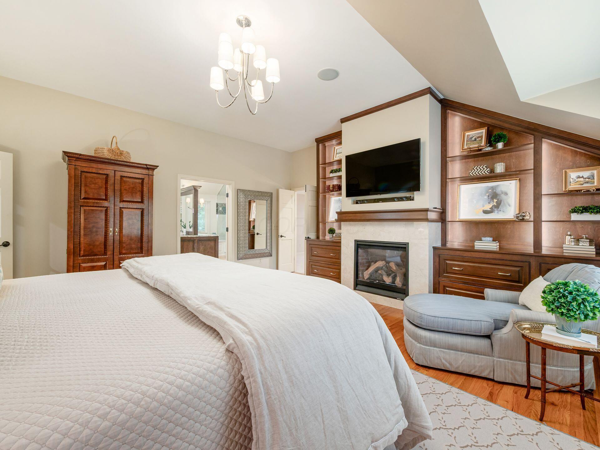 7083 Oakstream Court