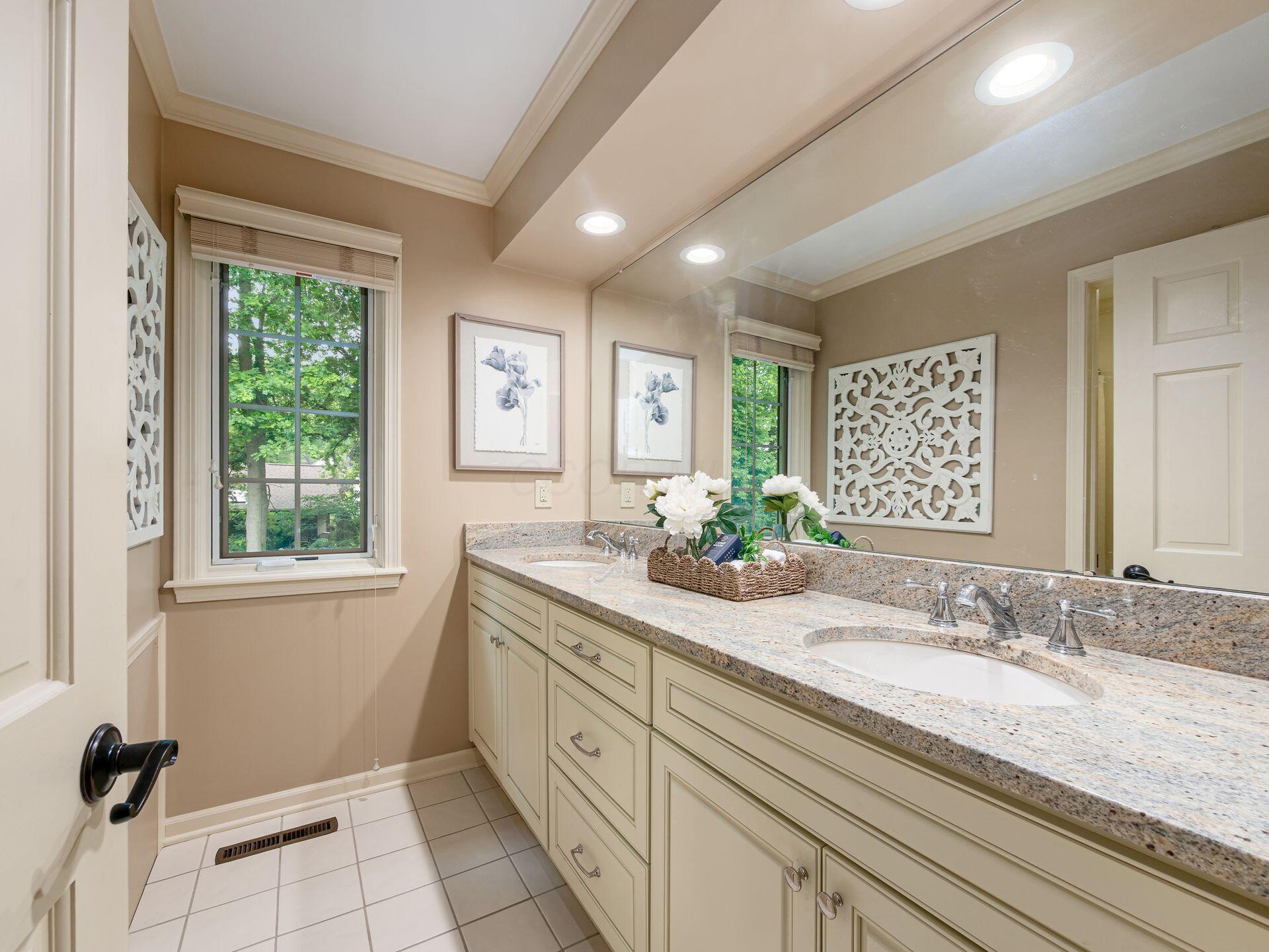 7083 Oakstream Court