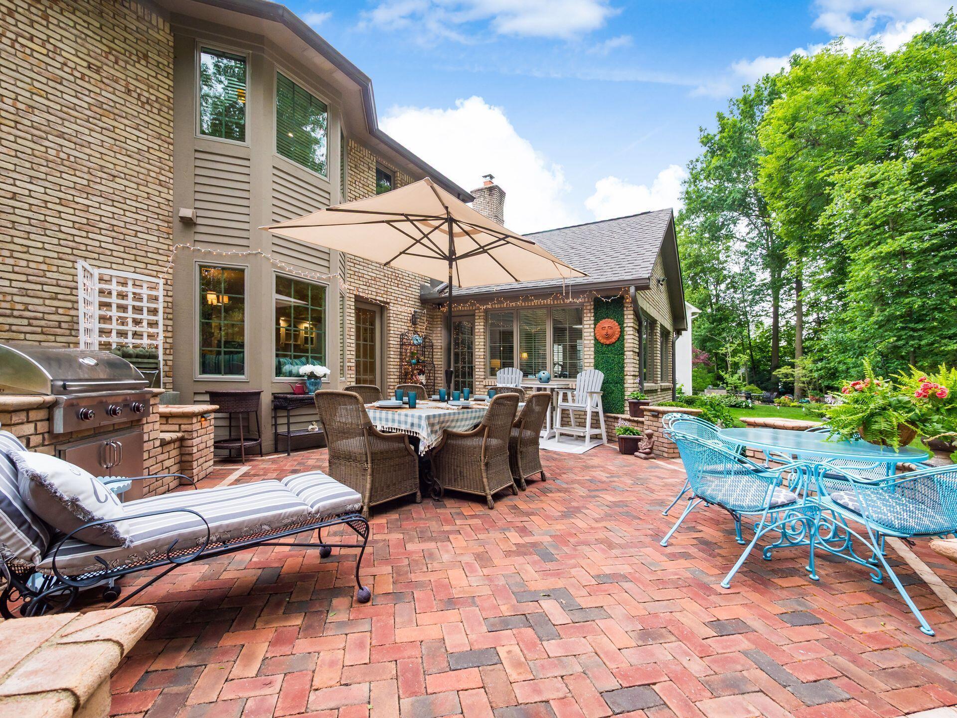 7083 Oakstream Court