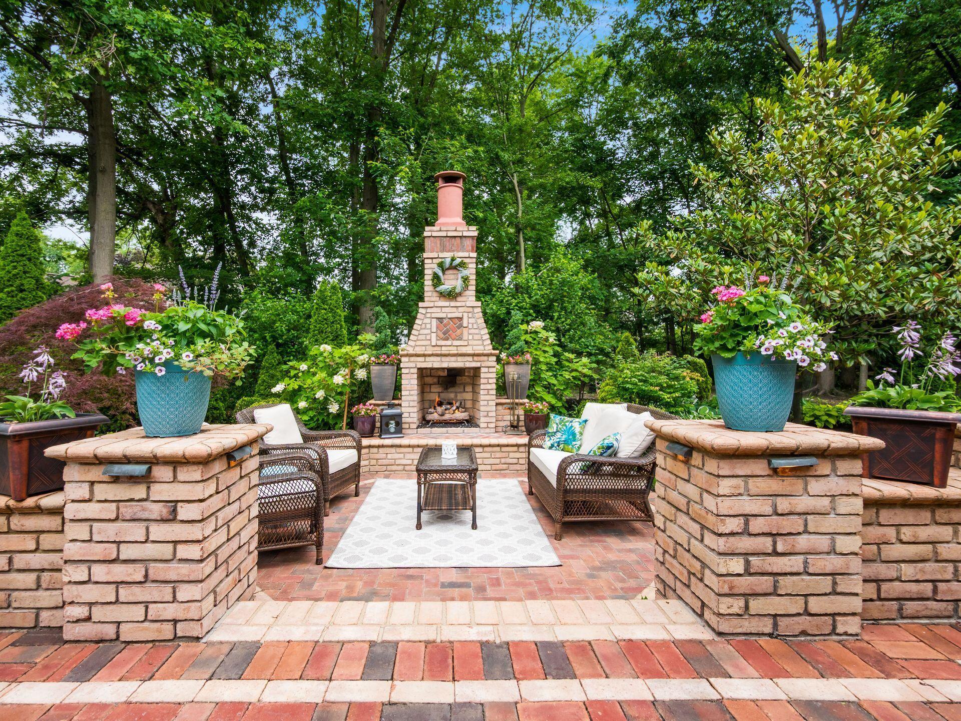 7083 Oakstream Court