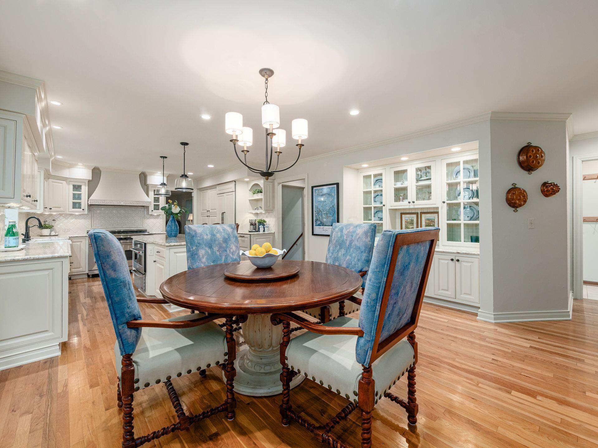 7083 Oakstream Court