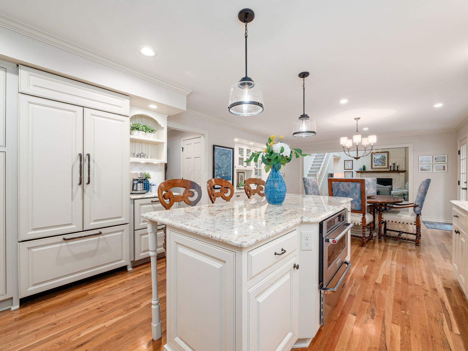 7083 Oakstream Court
